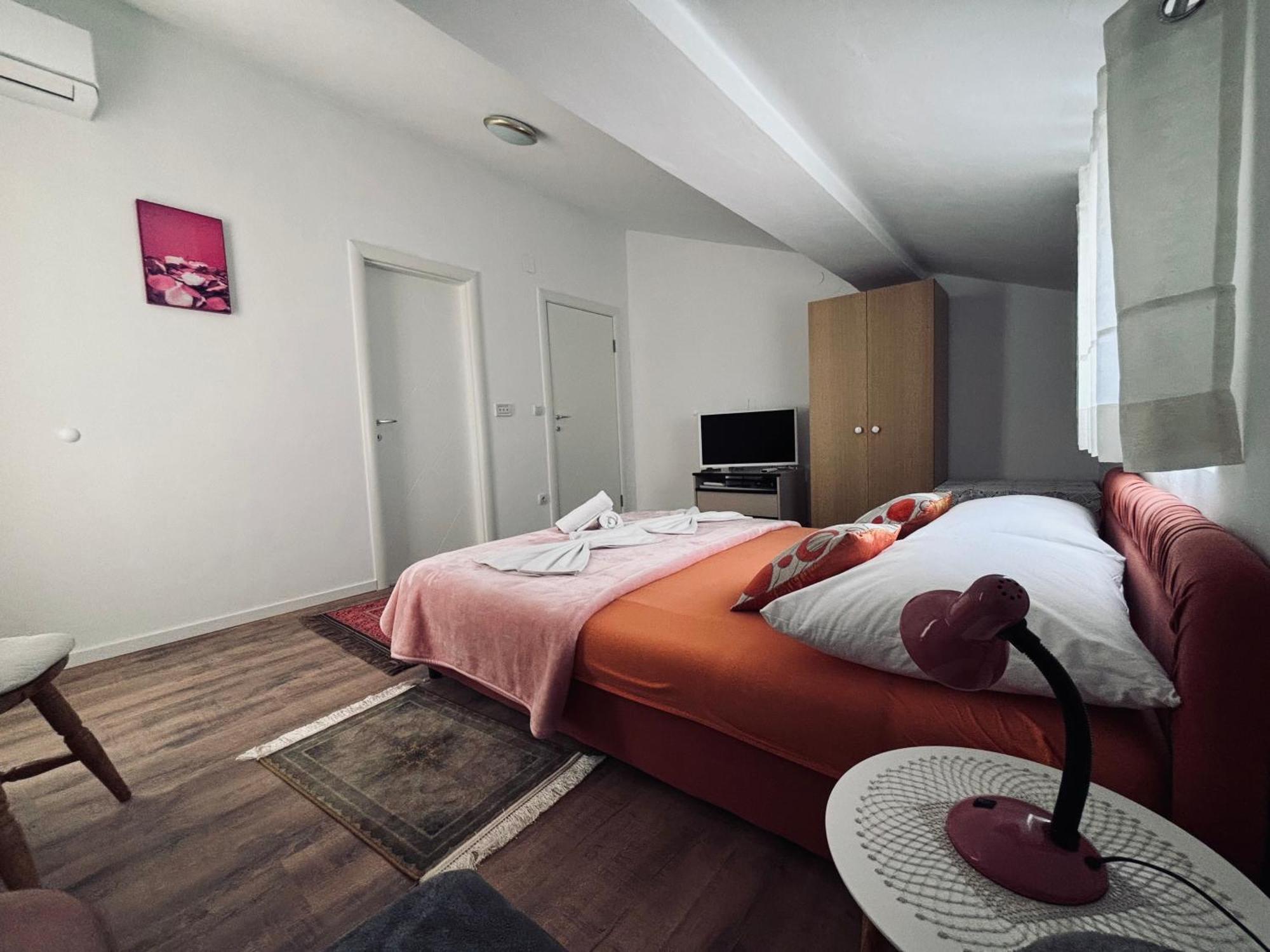 Rooms & App Minka Jadranovo Exterior photo