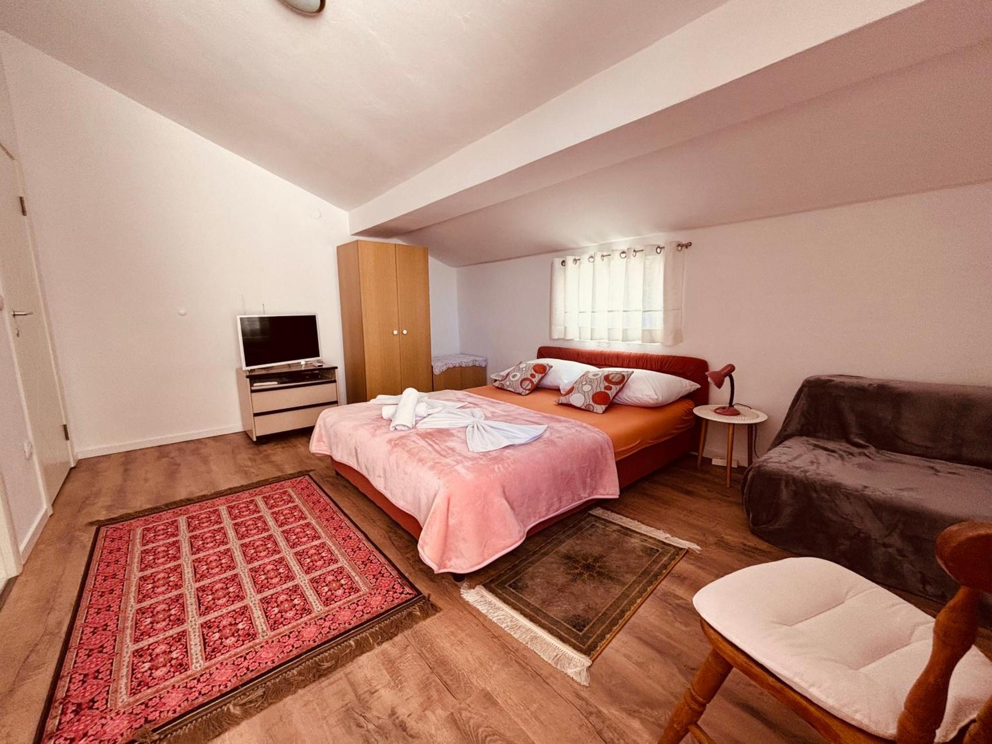 Rooms & App Minka Jadranovo Exterior photo