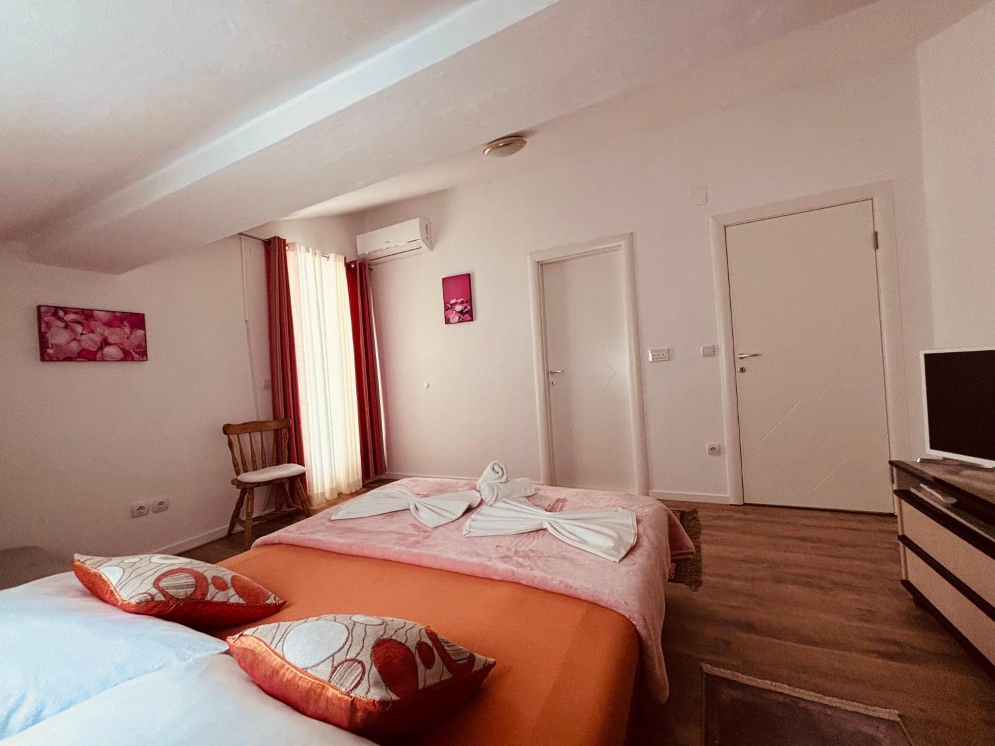 Rooms & App Minka Jadranovo Exterior photo